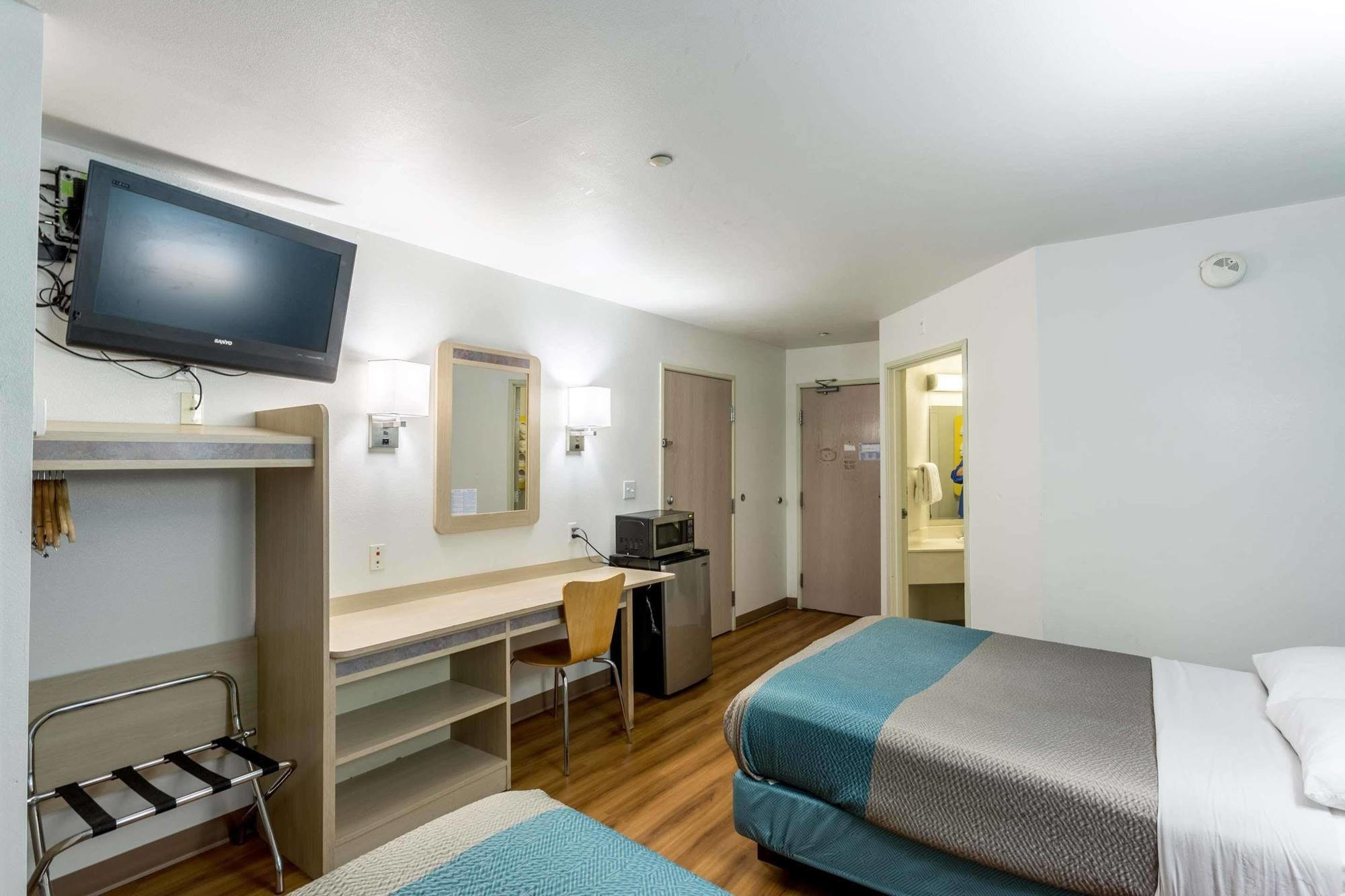 Holiday Inn Roswell By Ihg Exterior photo